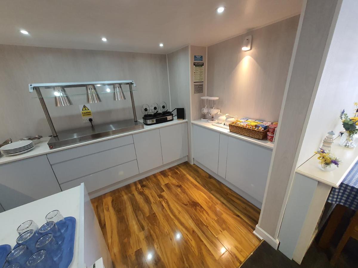 Caxton House Bed & Breakfast สเกคเนส ภายนอก รูปภาพ