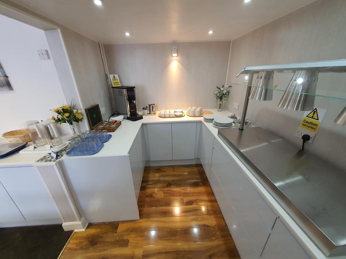 Caxton House Bed & Breakfast สเกคเนส ภายนอก รูปภาพ