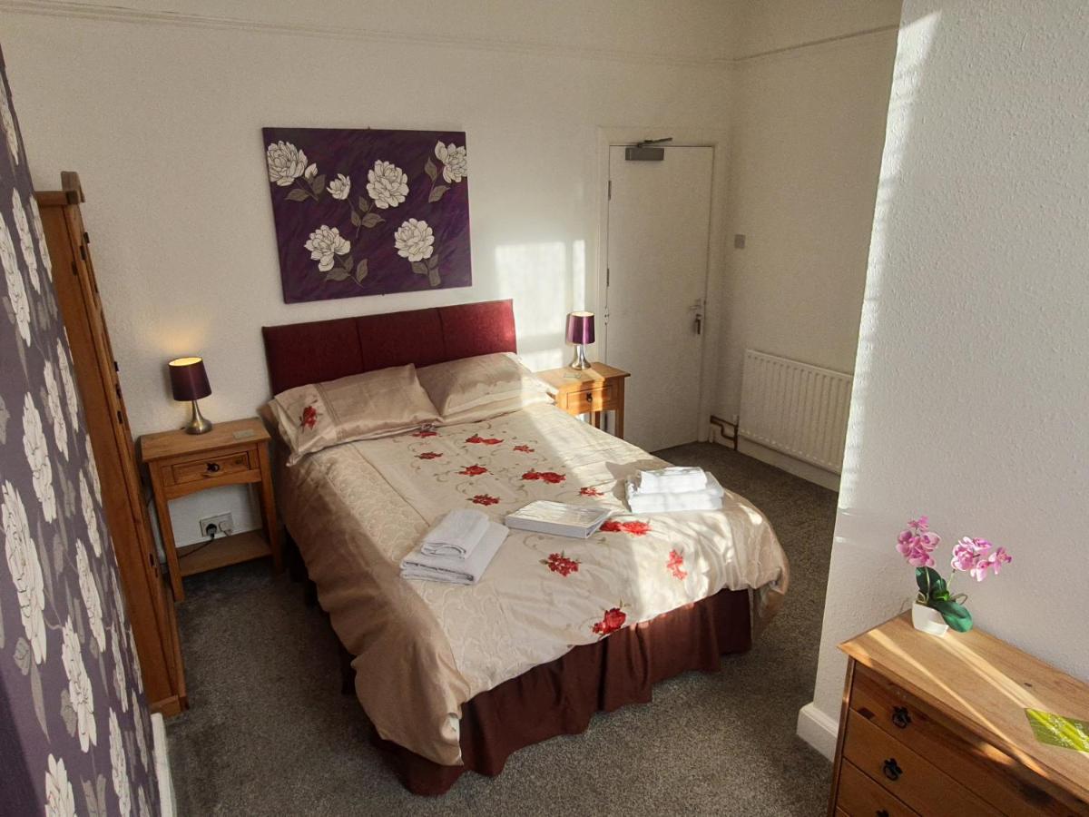 Caxton House Bed & Breakfast สเกคเนส ภายนอก รูปภาพ