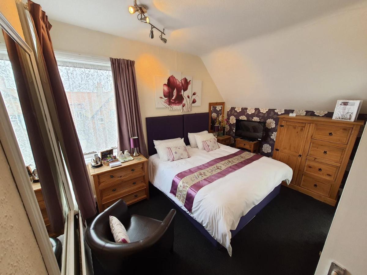 Caxton House Bed & Breakfast สเกคเนส ภายนอก รูปภาพ