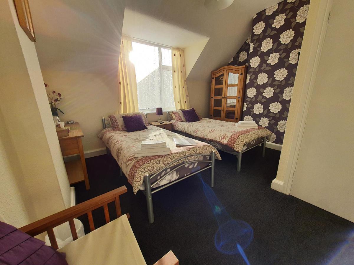 Caxton House Bed & Breakfast สเกคเนส ภายนอก รูปภาพ