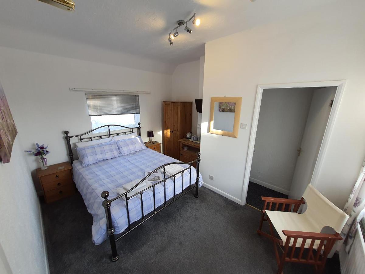 Caxton House Bed & Breakfast สเกคเนส ภายนอก รูปภาพ