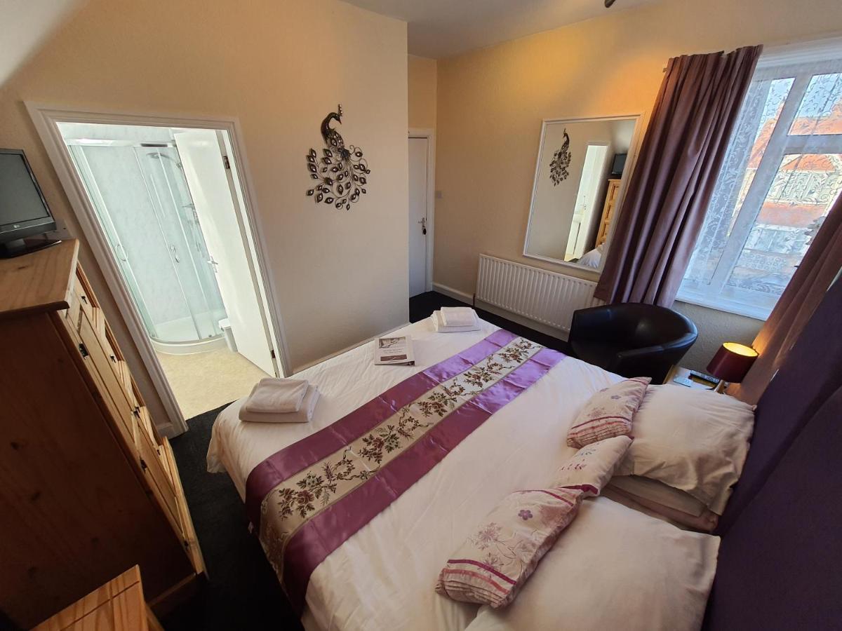 Caxton House Bed & Breakfast สเกคเนส ภายนอก รูปภาพ